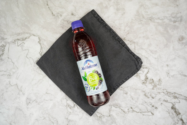 Bio Erfrischungsgetränk schwarze Johannisbeere