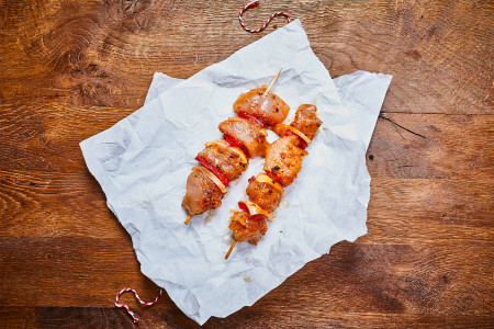 Paderborner Landhähnchen-Spieße mit Speck mariniert Paderborner Landhähnchen-Spieße mit Speck mariniert