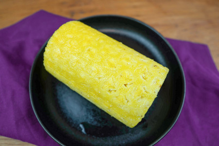 Ananas ganz geschält