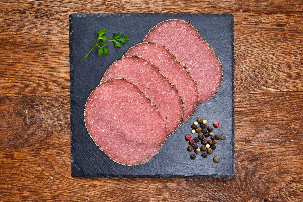 Chicken Salami im Pfeffermantel