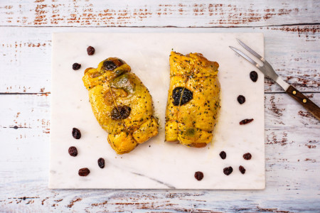 Hähnchen Roulade mit Backobst gefüllter Schenkel