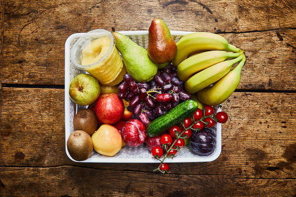 Frühstückskorb mit frisch geschälter Ananas (klein)