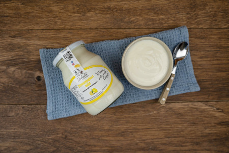 Zitronenjoghurt im Glas