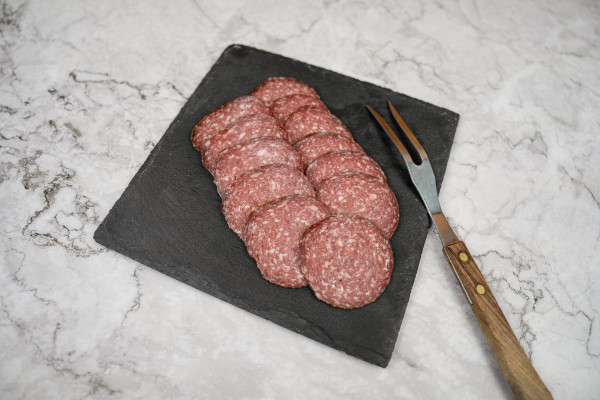 Sommerwurst geschnitten